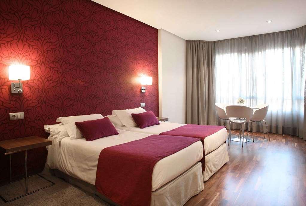 מדריד Apartosuites Jardines De Sabatini חדר תמונה