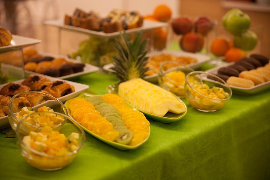 מדריד Apartosuites Jardines De Sabatini מראה חיצוני תמונה