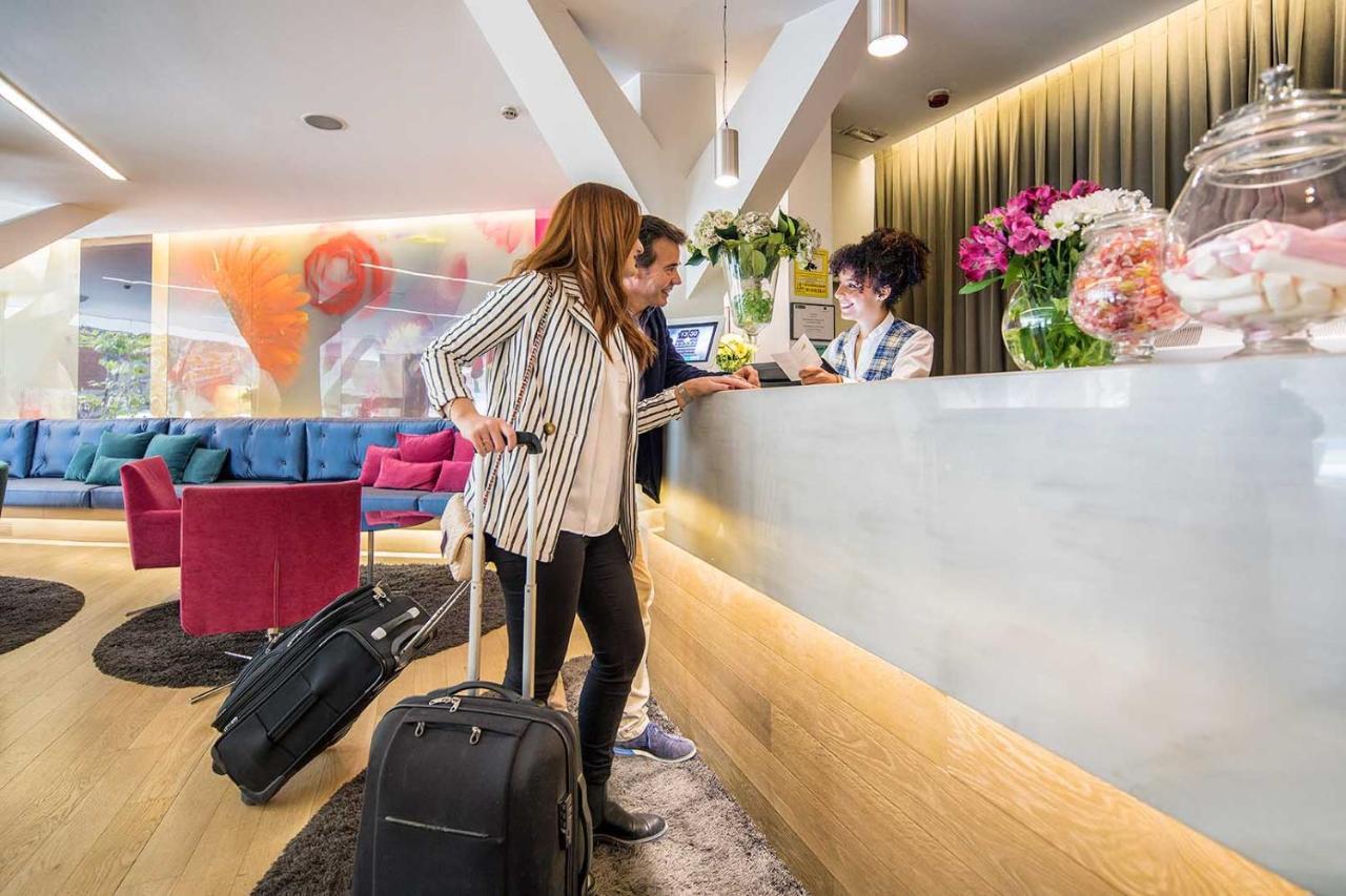 מדריד Apartosuites Jardines De Sabatini מראה חיצוני תמונה